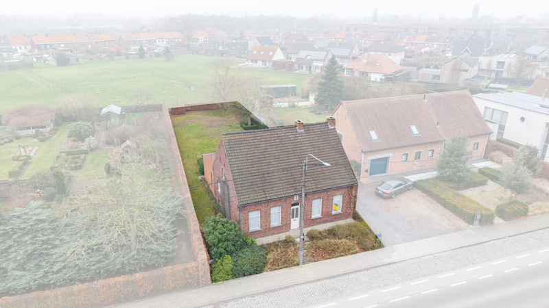 Roeselare-stadsrand. Prachtig pereceel bouwgrond waarvan 6% sloop / werderopbouw mogelijk OF grondige renovatie. Perceel van 875m2. ZUID-WEST. Image